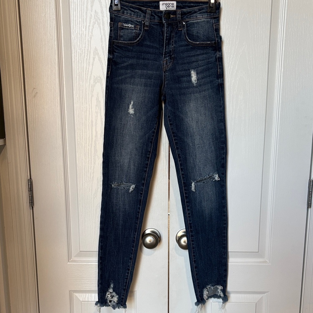 NWOT! Distressed Insane Gene Blue Jeans